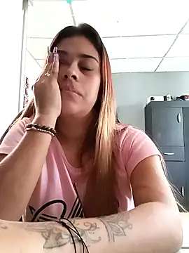 Latina sexy1 online show from February 13, 2025, 4:07 pm