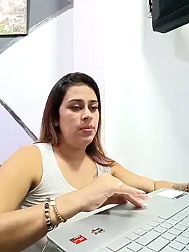 Latina sexy1 online show from March 21, 2025, 1:45 pm