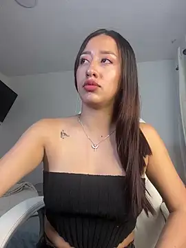 adila anich online show from March 8, 2025, 11:28 pm