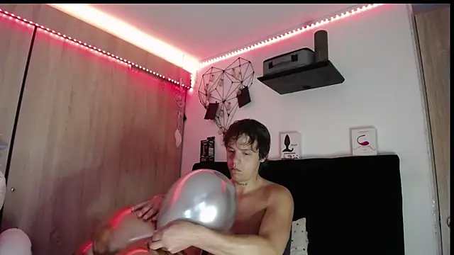 Snapshot of Santiago_kiler chatting on January 14, 2026, 12:11 pm Santiago kiler online show from January 14, 2026, 12:11 pm