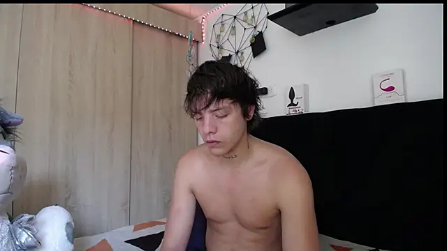 Snapshot of Santiago_kiler chatting on February 11, 2026, 2:22 pm Santiago kiler online show from February 11, 2026, 2:22 pm