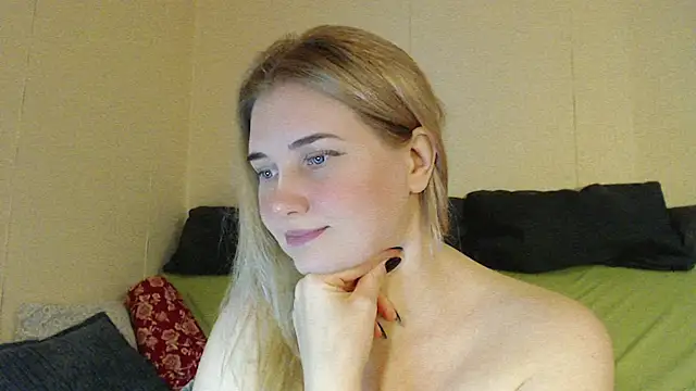 mmmPinUpGirl online show from October 29, 2025, 5:58 pm