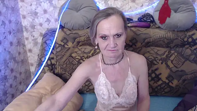 Snapshot of MissBekker chatting on April 14, 2026, 8:04 pm MissBekker online show from April 14, 2026, 8:04 pm