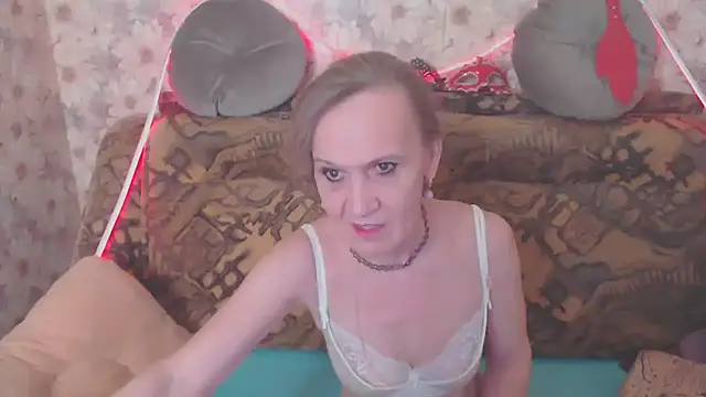 Snapshot of MissBekker chatting on April 18, 2026, 7:18 pm MissBekker online show from April 18, 2026, 7:18 pm