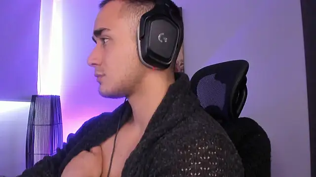 AlexRivera6 online show from December 24, 2024, 6:28 pm