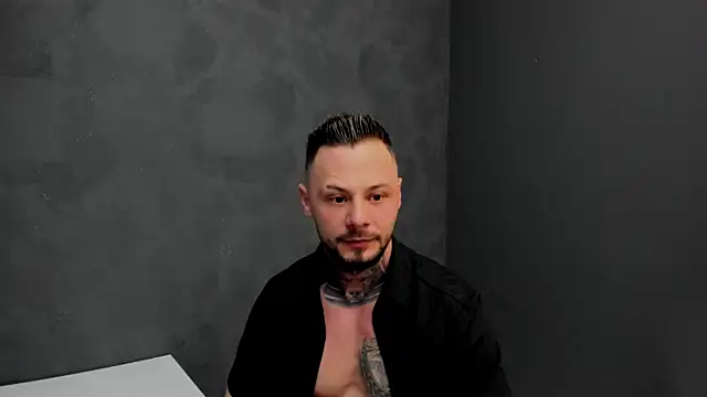 Snapshot of BrianHunts chatting on January 23, 2025, 2:33 am BrianHunts online show from January 23, 2025, 2:33 am