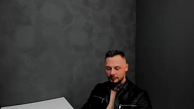 Snapshot of BrianHunts chatting on January 23, 2025, 11:48 am BrianHunts online show from January 23, 2025, 11:48 am