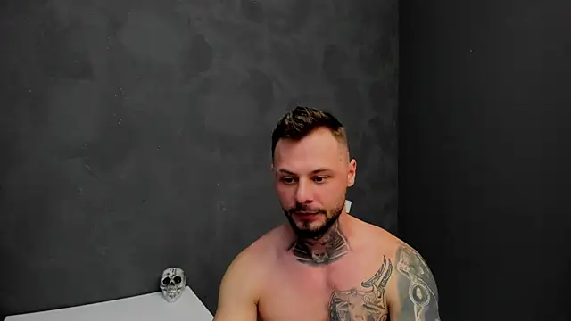 Snapshot of BrianHunts chatting on January 28, 2025, 8:57 am BrianHunts online show from January 28, 2025, 8:57 am