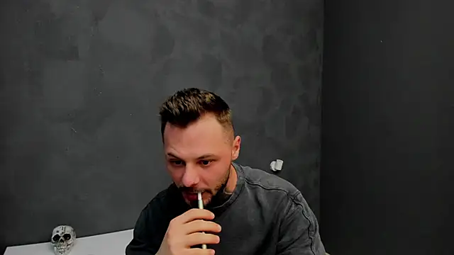 Snapshot of BrianHunts chatting on February 3, 2025, 6:13 am BrianHunts online show from February 3, 2025, 6:13 am