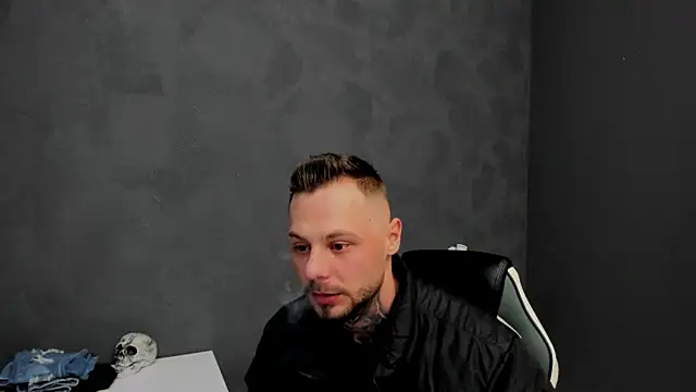 Snapshot of BrianHunts chatting on February 7, 2025, 6:56 am BrianHunts online show from February 7, 2025, 6:56 am