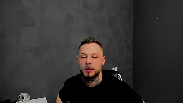 Snapshot of BrianHunts chatting on February 9, 2025, 5:50 am BrianHunts online show from February 9, 2025, 5:50 am