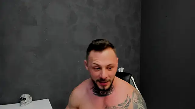 Snapshot of BrianHunts chatting on February 9, 2025, 8:54 am BrianHunts online show from February 9, 2025, 8:54 am