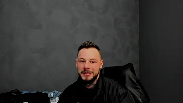 Snapshot of BrianHunts chatting on February 17, 2025, 6:53 am BrianHunts online show from February 17, 2025, 6:53 am