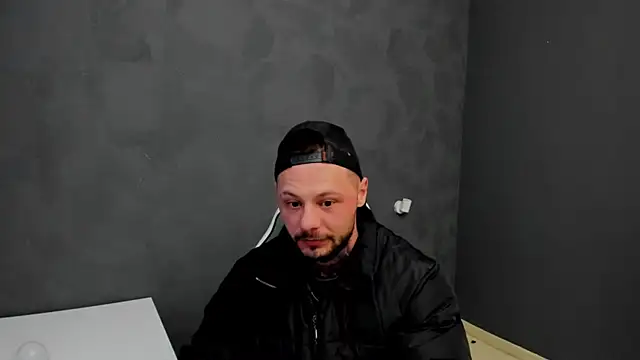 Snapshot of BrianHunts chatting on March 10, 2025, 5:33 am BrianHunts online show from March 10, 2025, 5:33 am