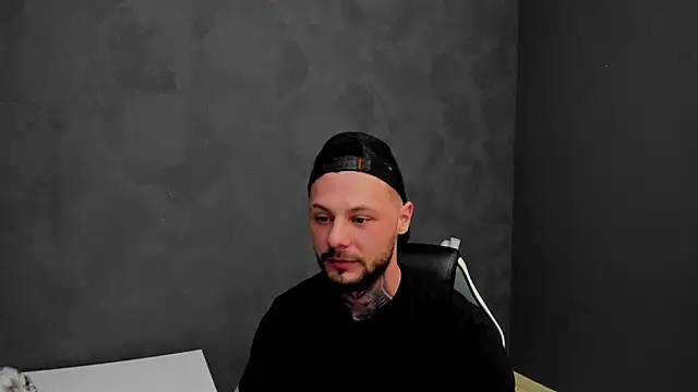 Snapshot of BrianHunts chatting on March 16, 2025, 5:25 am BrianHunts online show from March 16, 2025, 5:25 am