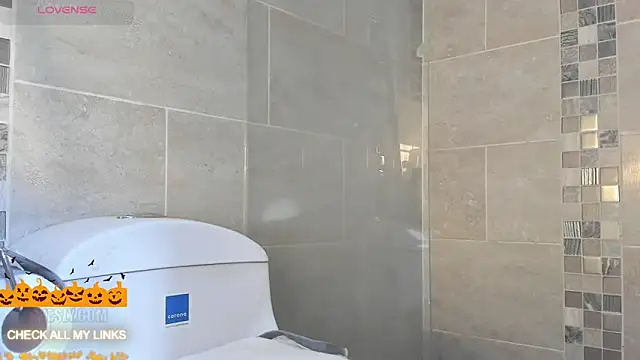 Snapshot of ohyesly_ chatting on October 5, 2025, 8:40 pm ohyesly online show from October 5, 2025, 8:40 pm