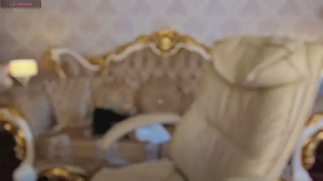 Daphne Moss online show from July 12, 2026, 12:51 pm