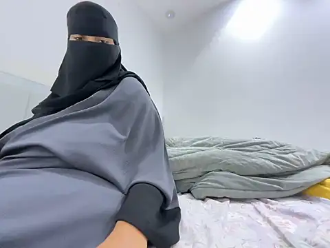 Snapshot of Submissive_Arab chatting on December 30, 2024, 6:38 pm Submissive Arab online show from December 30, 2024, 6:38 pm