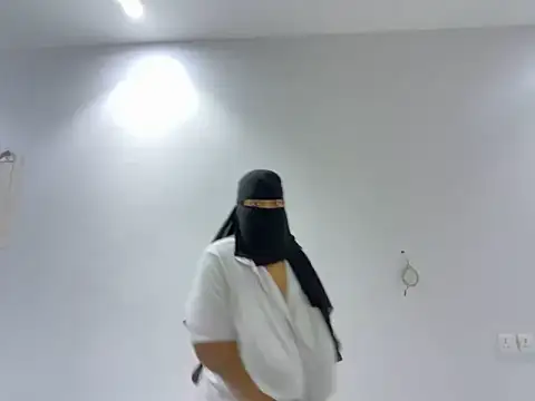 Snapshot of Submissive_Arab chatting on February 8, 2025, 5:29 pm Submissive Arab online show from February 8, 2025, 5:29 pm