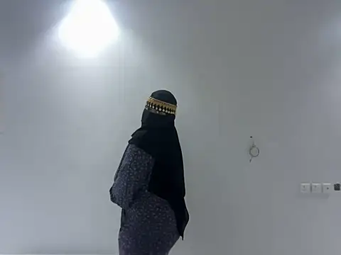 Snapshot of Submissive_Arab chatting on February 9, 2025, 8:13 pm Submissive Arab online show from February 9, 2025, 8:13 pm