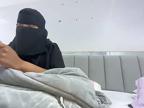 Snapshot of Submissive_Arab chatting on February 12, 2025, 5:05 pm Submissive Arab online show from February 12, 2025, 5:05 pm