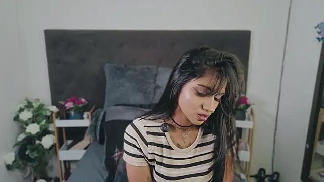 Delilah Blazee online show from August 6, 2026, 7:38 pm