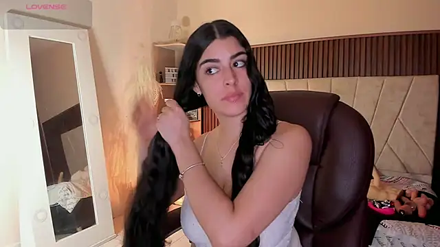 Snapshot of _Niah_ chatting on October 13, 2025, 8:42 pm Niah online show from October 13, 2025, 8:42 pm