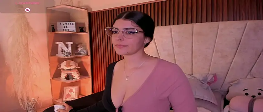 Snapshot of _Niah_ chatting on October 21, 2025, 8:09 pm Niah online show from October 21, 2025, 8:09 pm