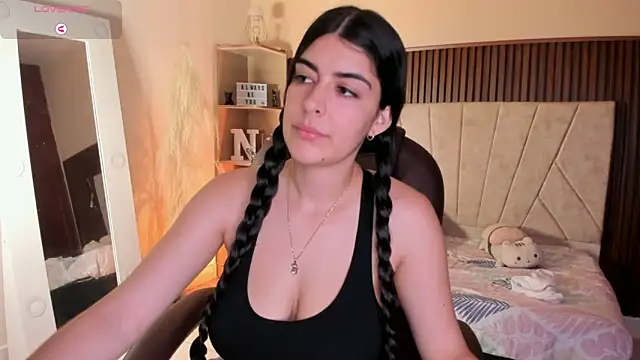  Niah  online show from November 20, 2025, 8:19 pm