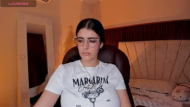 Snapshot of _Niah_ chatting on March 2, 2026, 8:37 pm Niah online show from March 2, 2026, 8:37 pm