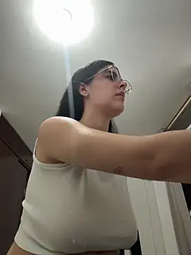 Snapshot of _Niah_ chatting on March 16, 2026, 1:33 am Niah online show from March 16, 2026, 1:33 am