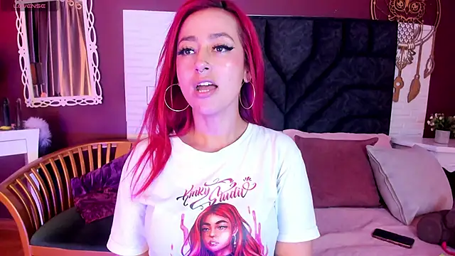 Snapshot of Mia-Bloom chatting on March 11, 2025, 6:32 am Mia-Bloom online show from March 11, 2025, 6:32 am