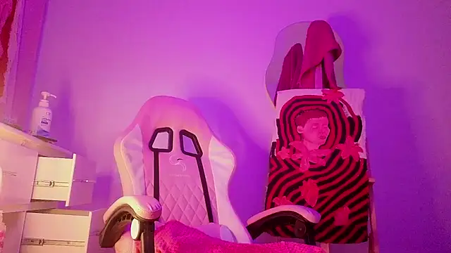 goddess vee  online show from March 11, 2026, 12:27 am