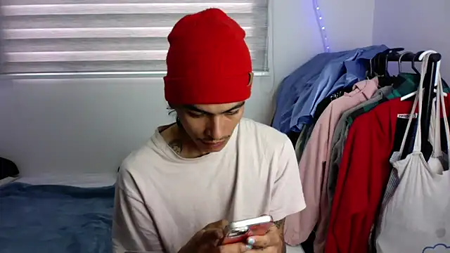 Snapshot of sorry-mom69 chatting on October 9, 2025, 4:05 pm sorry-mom69 online show from October 9, 2025, 4:05 pm