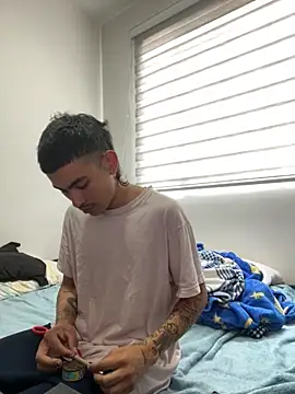 sorry-mom69 online show from November 16, 2025, 5:29 pm