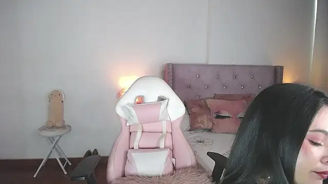 Snapshot of destinysweet21 chatting on February 21, 2025, 5:42 pm destinysweet21 online show from February 21, 2025, 5:42 pm