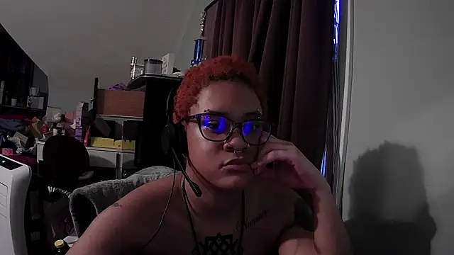 nickytheehawtie online show from April 27, 2026, 12:19 am