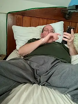 Snapshot of mrwizard4570 chatting on February 11, 2026, 3:17 pm mrwizard4570 online show from February 11, 2026, 3:17 pm