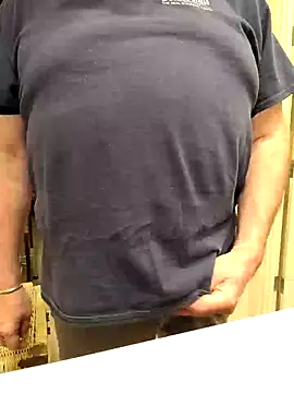 Snapshot of mrwizard4570 chatting on March 4, 2026, 7:58 am mrwizard4570 online show from March 4, 2026, 7:58 am