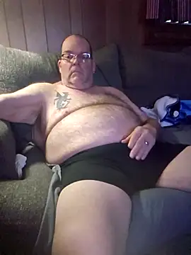 Snapshot of mrwizard4570 chatting on April 5, 2026, 10:45 am mrwizard4570 online show from April 5, 2026, 10:45 am