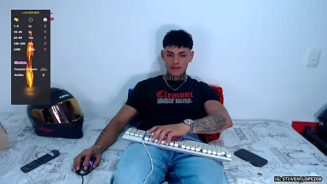 danilohot 19 online show from May 29, 2026, 4:21 am