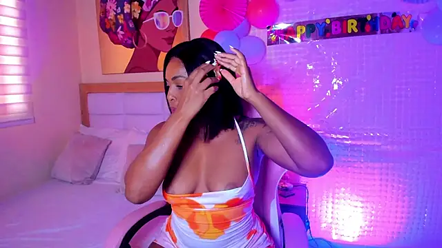 Snapshot of AitanaBrown_ chatting on August 7, 2026, 10:34 pm AitanaBrown online show from August 7, 2026, 10:34 pm