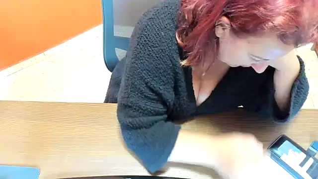 NikkiHolland online show from May 9, 2026, 8:41 am