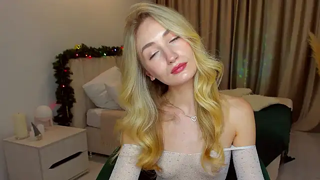 bella  rose online show from December 11, 2024, 9:09 am