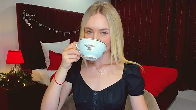 bella  rose online show from December 12, 2024, 1:17 pm