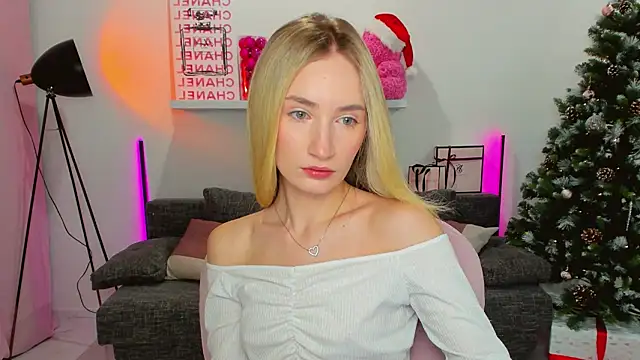 bella  rose online show from December 22, 2024, 6:17 am