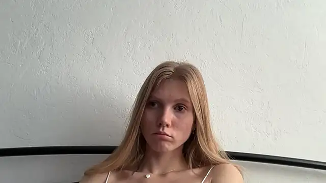 MaryMiton online show from May 18, 2026, 4:51 am