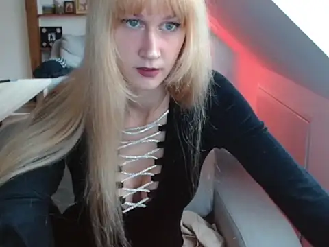 Snapshot of goldhaarigeDame chatting on October 5, 2025, 2:26 pm goldhaarigeDame online show from October 5, 2025, 2:26 pm