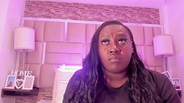 ShaniaBrownn online show from February 27, 2026, 7:36 pm