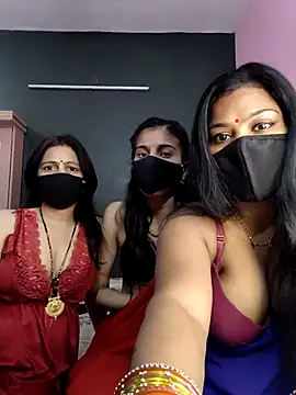 cutee  crazy online show from May 4, 2026, 2:35 pm